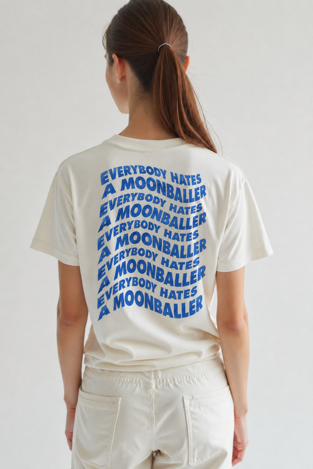 Camisa Básica Everybody Hates a Moonballer