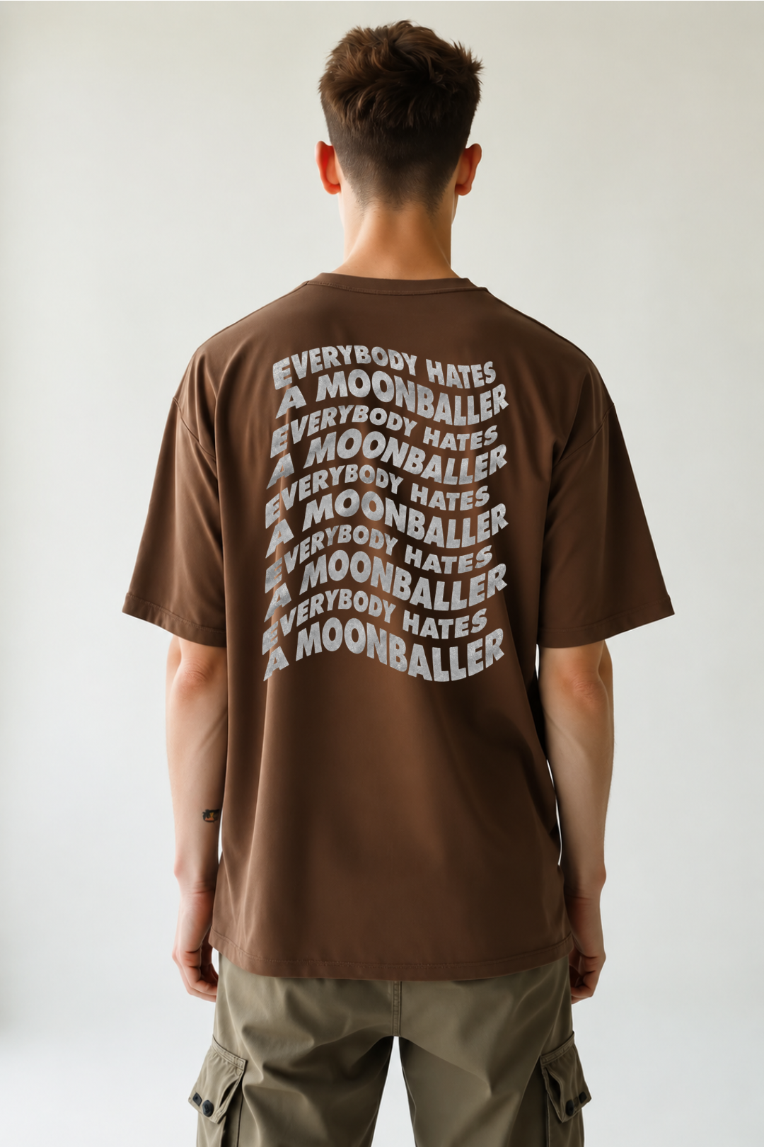 Camisa Oversized Everybody Hates a Moonballer